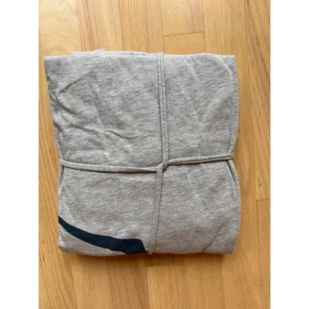 NEW Qantas Business Class Pajamas Set Gray Blue Kangaroo Logo Sleepwear L/XL